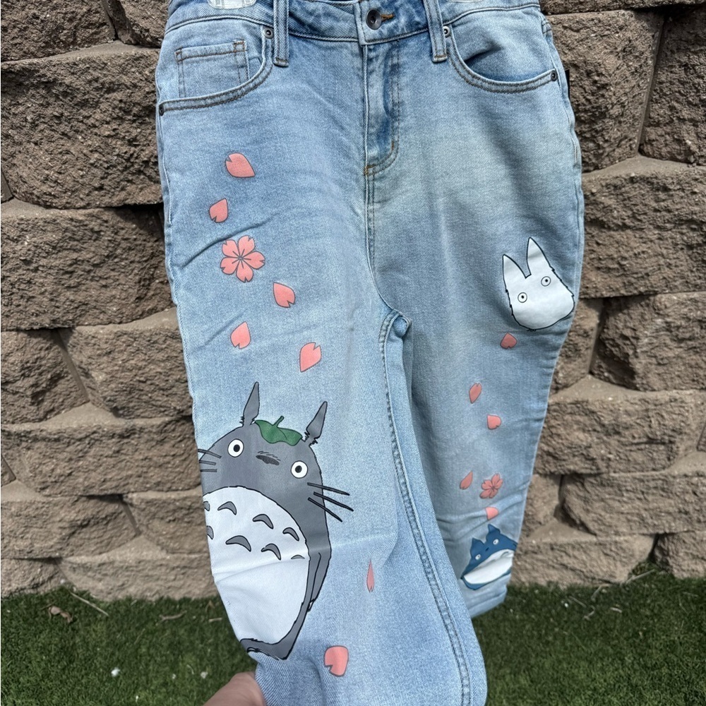 Light Blue Jeans with Totoro Sakura Design NWT size 5 (juniors) - Picture 5 of 5